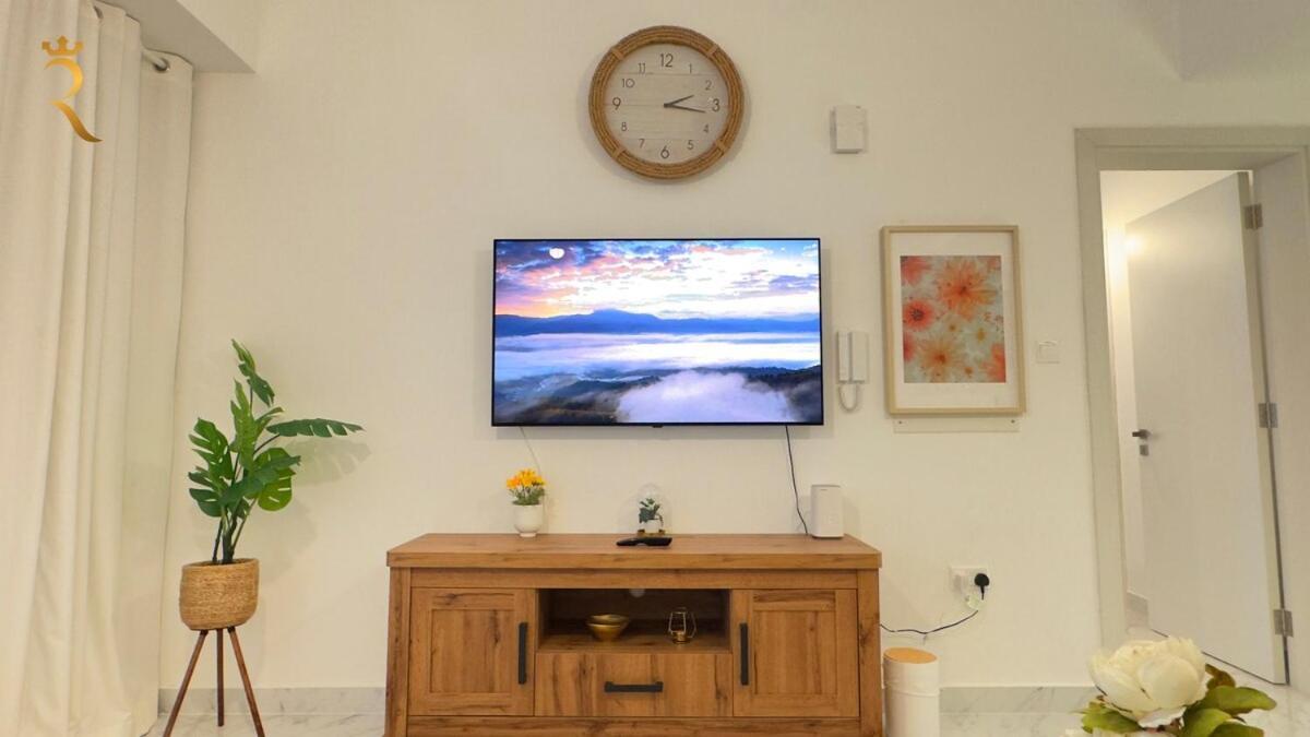 1br Oasis Cozy With Pool And 10 Min To Airport Apartment *
