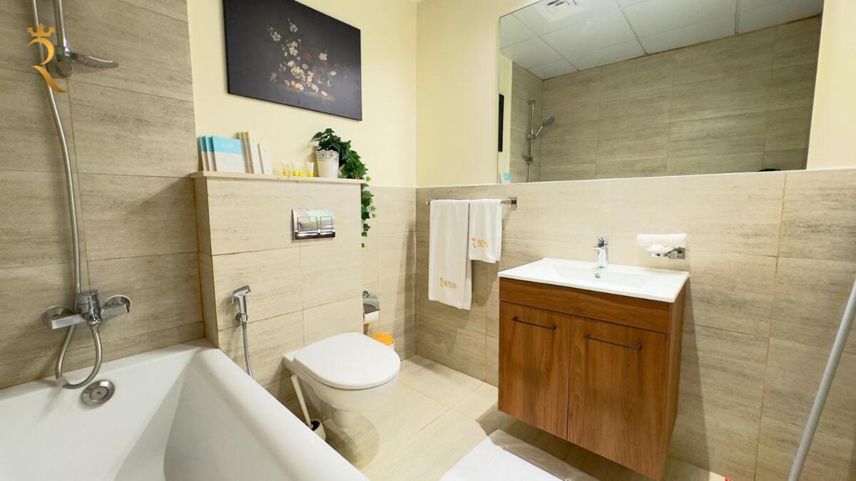 1br Oasis Cozy With Pool And 10 Min To Airport Apartment *