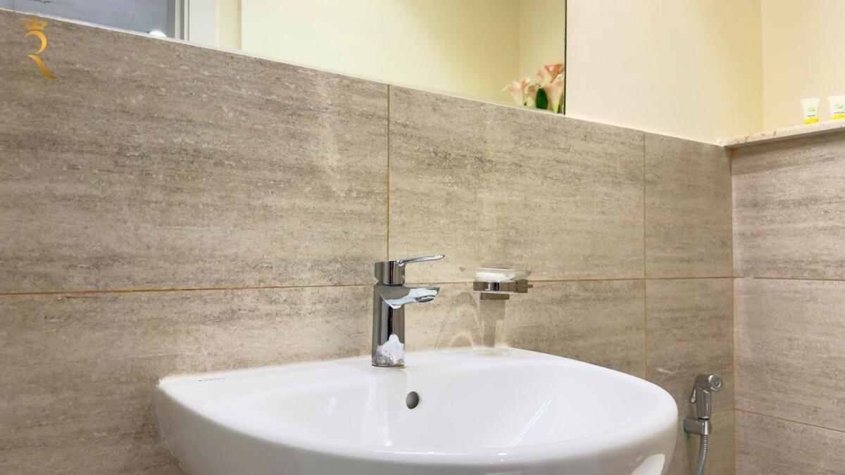 Apartment 1br Oasis Cozy With Pool And 10 Min To Airport Abu Dhabi