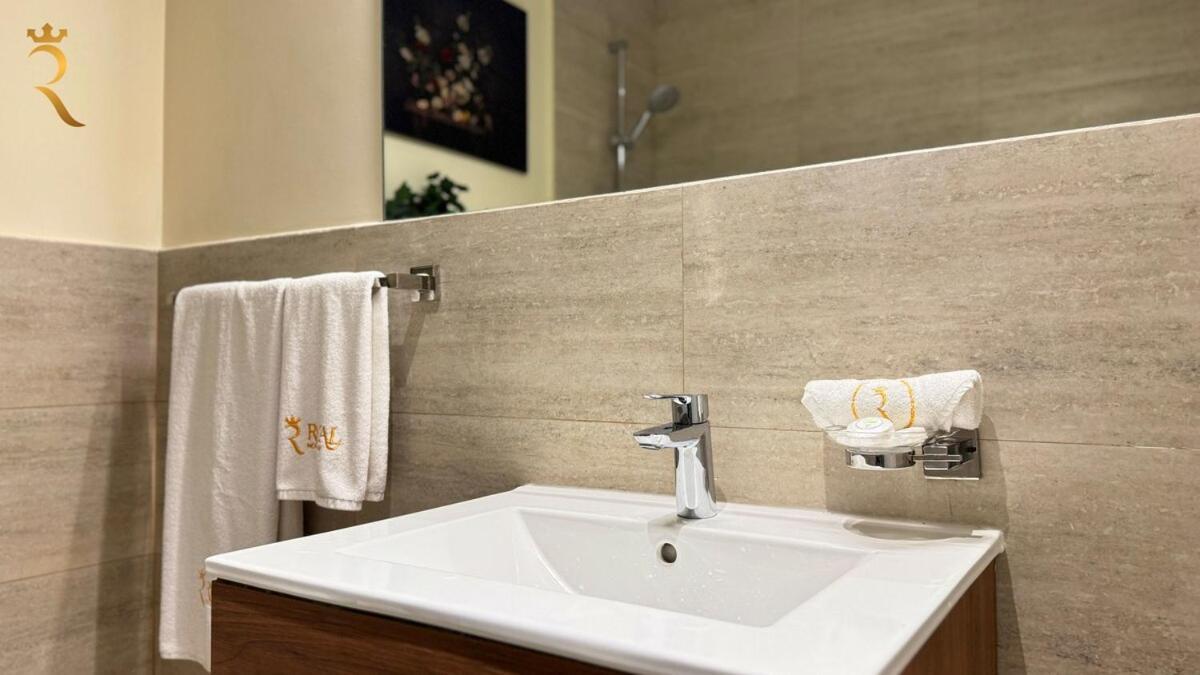 Apartment 1br Oasis Cozy With Pool And 10 Min To Airport