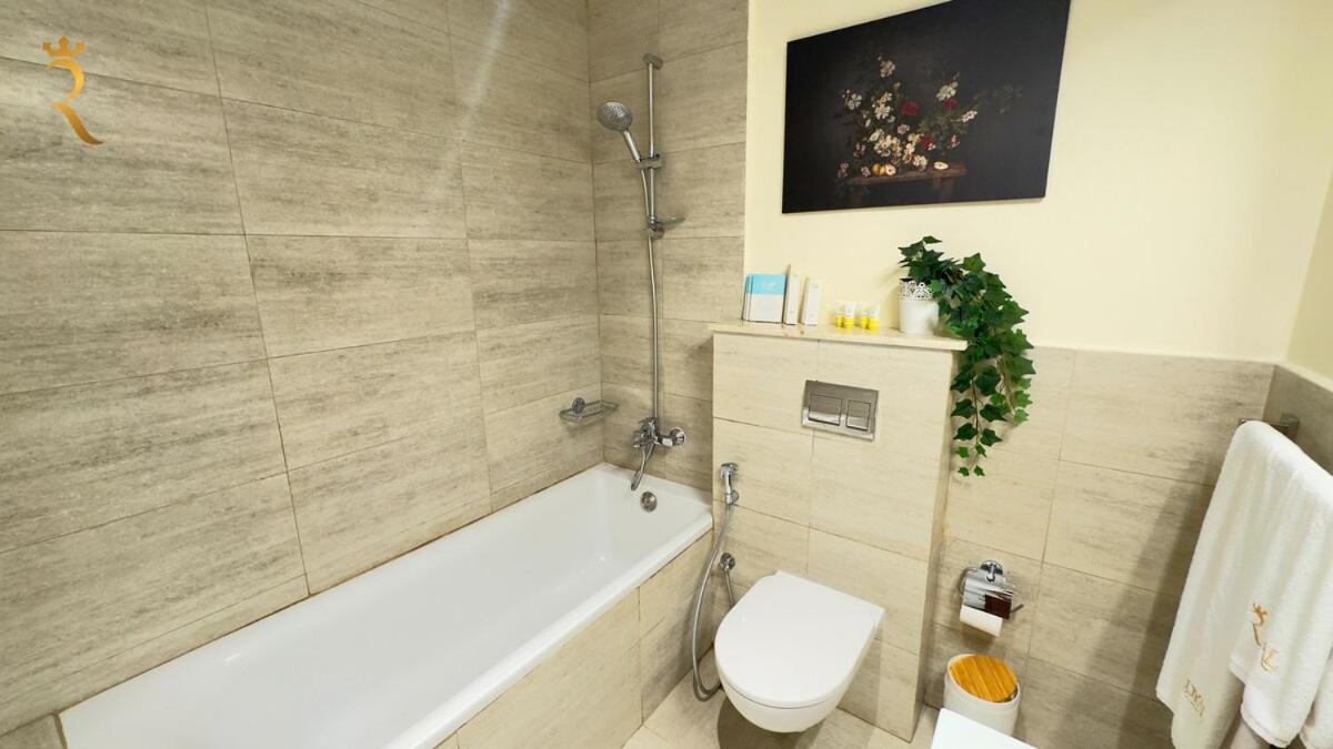 1br Oasis Cozy With Pool And 10 Min To Airport *